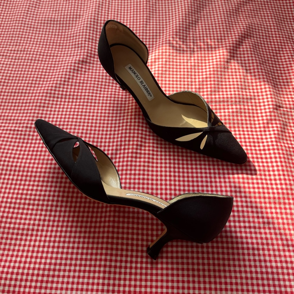 Manolo Blahnik Black Satin D'Orsay Pumps/Kitten Heels - Picture 4 of 8